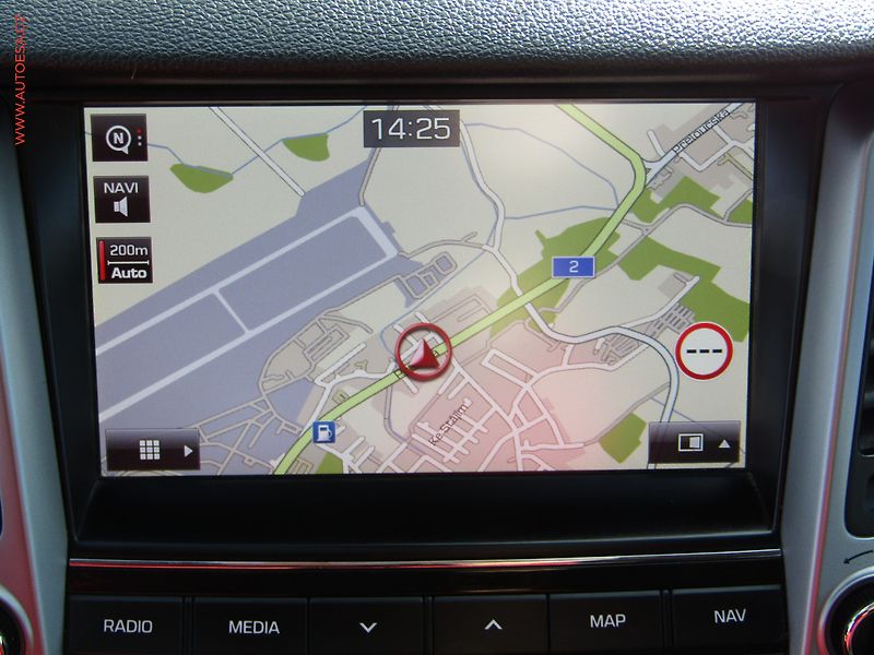 Hyundai Tucson (2015) 2.0 CRDi 4x4, ČR, AT, navi - fotka 17 z 23
