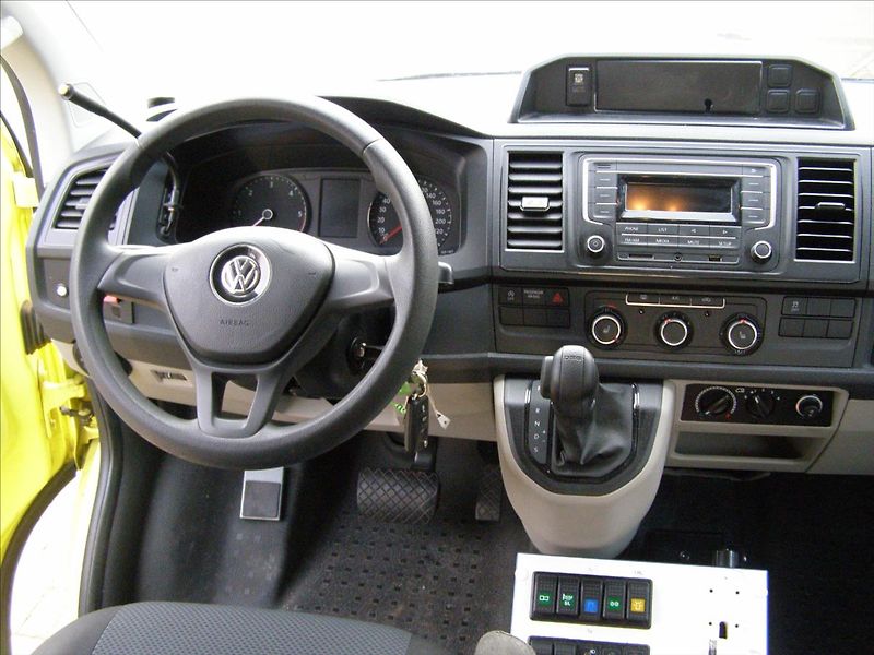 Volkswagen Transporter 2,0   150KW 4x4 DSG - fotka 21 z 34