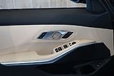 BMW Řada 3 330d xDrive Touring, Pano, HUD - náhled 21