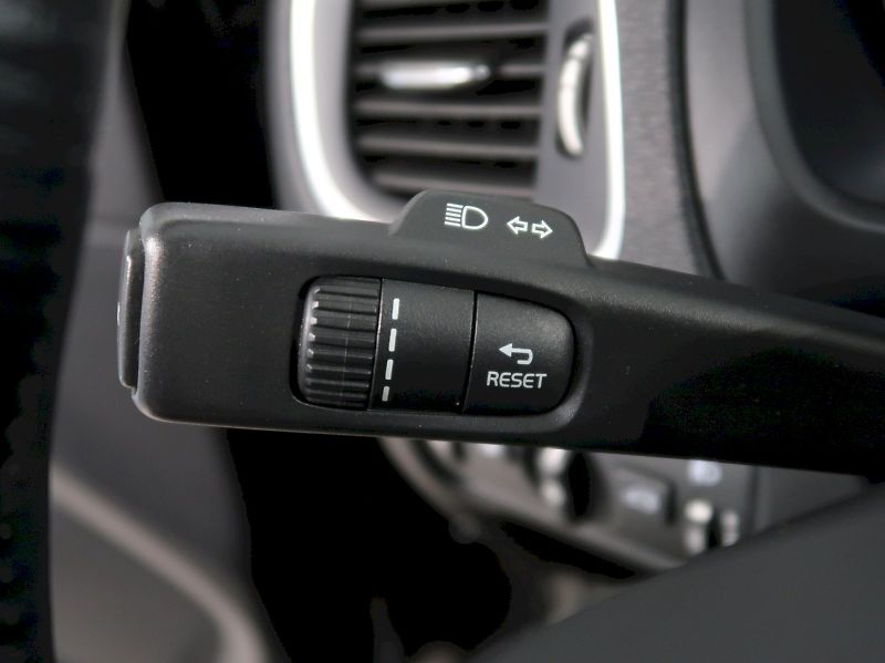 Volvo V40 (2016) 2.0D 88KW - fotka 16 z 26