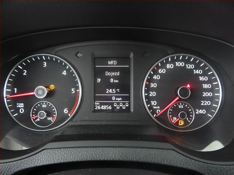 Volkswagen Sharan (2011) Highline 2.0 TDI, 4X4, 7 míst - fotka 11 z 18