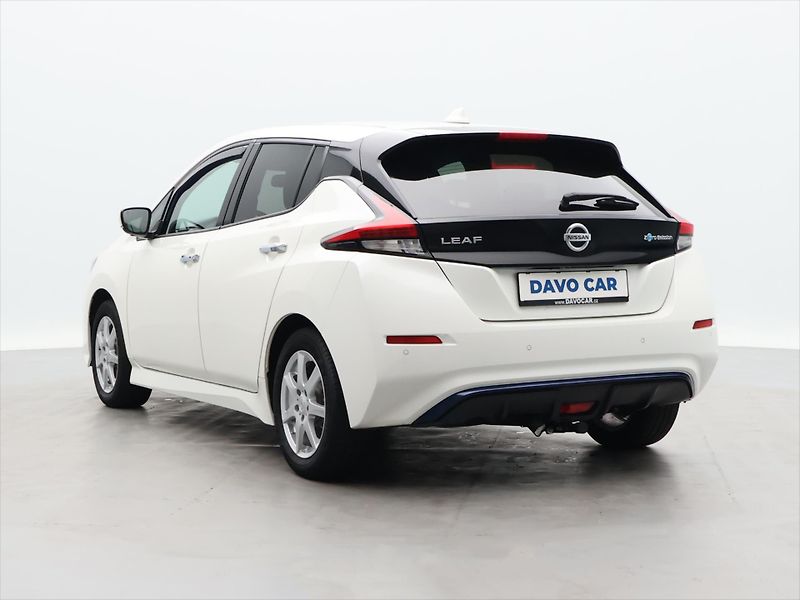Nissan Leaf 110kW N-Connecta 40kWh - fotka 5 z 32