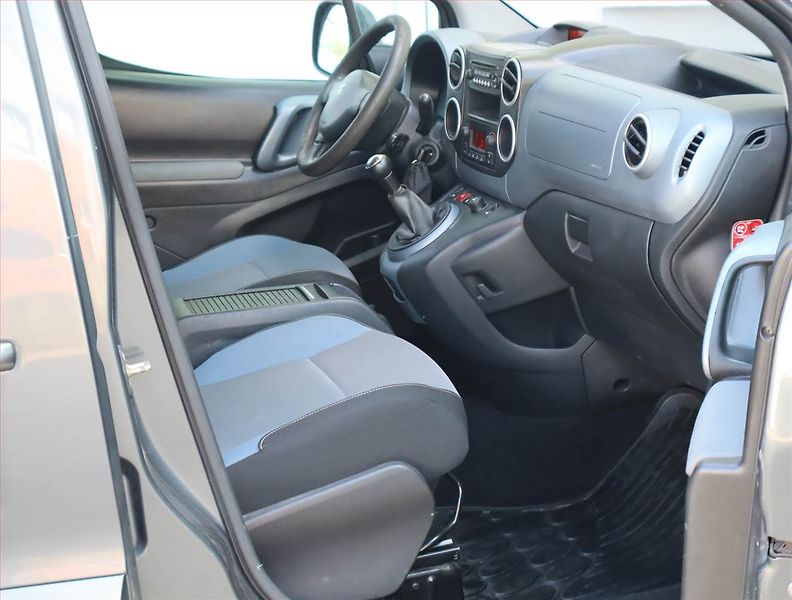 Peugeot Partner (2013) 1.6 HDi, 5Míst, SR - fotka 9 z 13