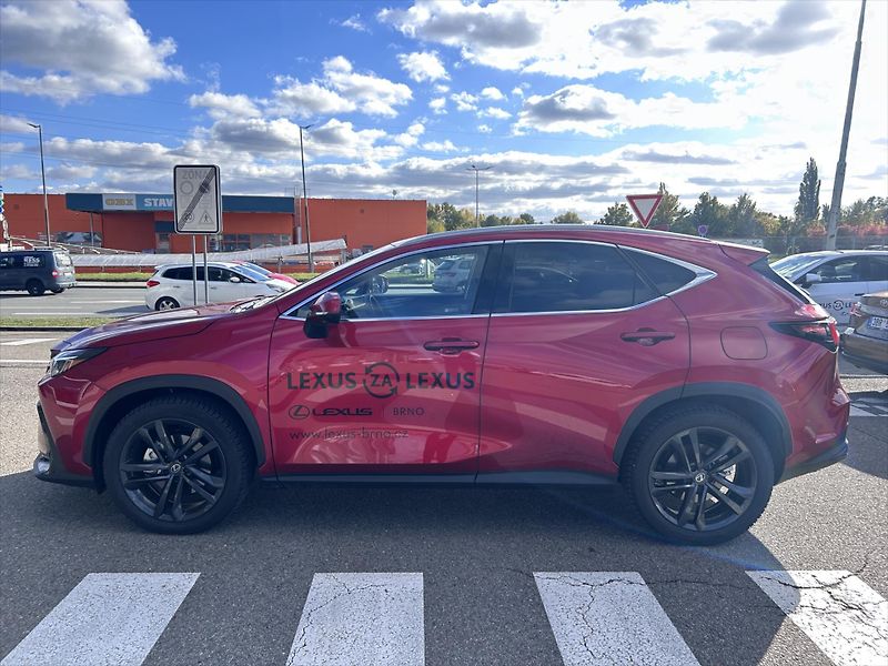 Lexus NX 350h 2.5  4V Prestige - fotka 2 z 11