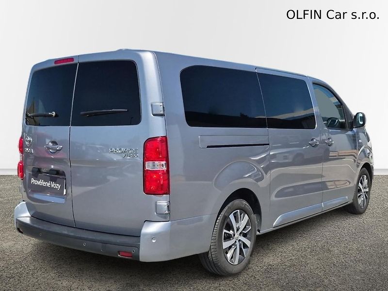 Toyota ProAce Verso Glass Shuttle 2.0 D 180 8A/T B - fotka 2 z 24