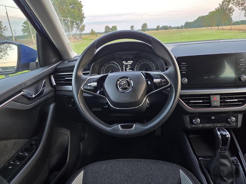 Škoda Scala 1.0 TSI 81 kW Style AT CZ DPH - fotka 17 z 27