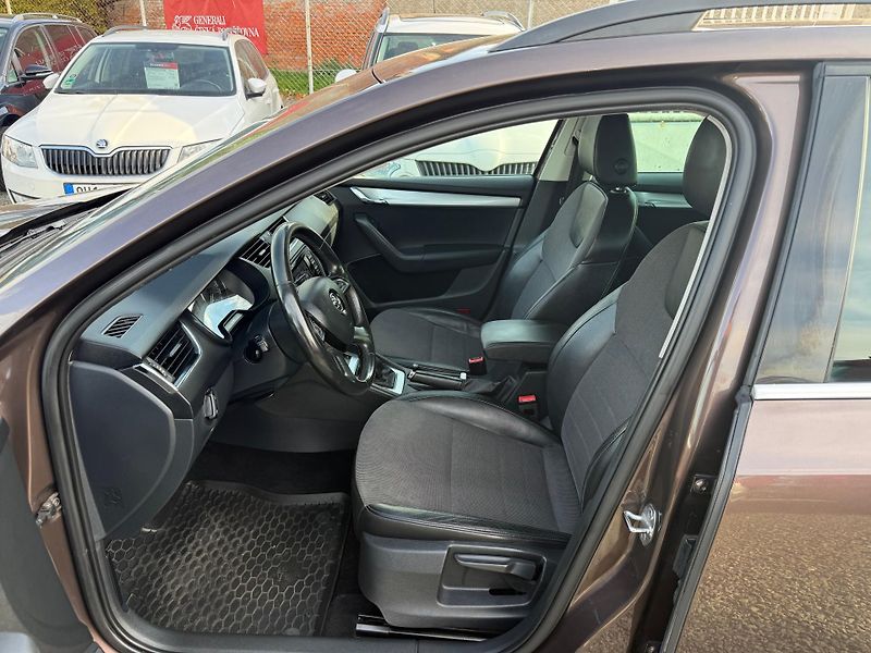 Škoda Octavia 2.0 TDI ELEGANCE - fotka 8 z 13