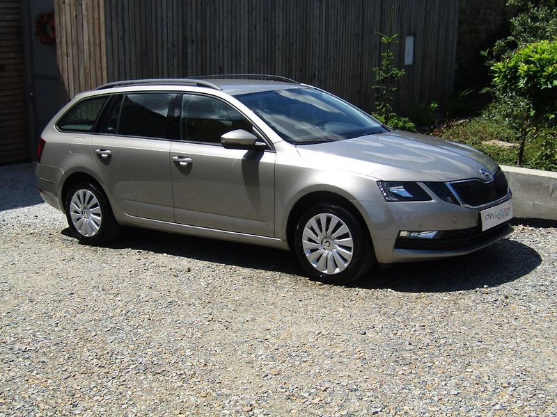 Škoda Octavia (2019) 1.0 TSI 85kW - fotka 1 z 41