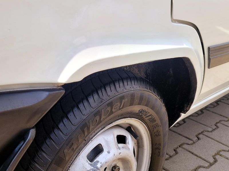 Škoda Favorit 135L,CZ, 1.majitel, GARÁŽOVANÝ - fotka 18 z 50