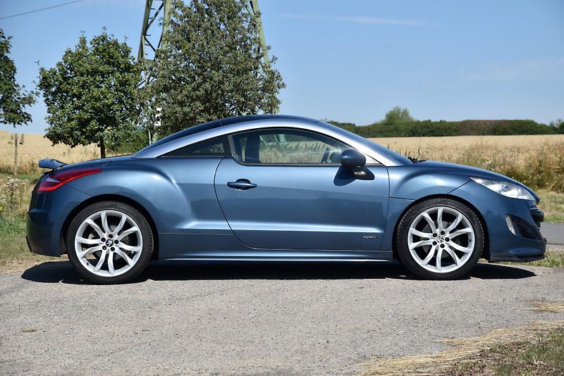 Peugeot RCZ 1.6 T GT-LINE RED CARBON, NAVI - fotka 2 z 47