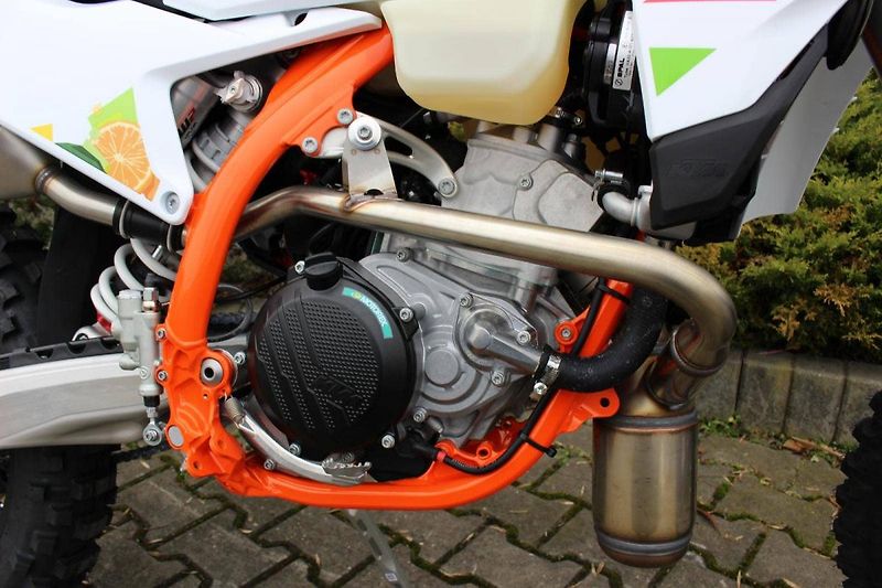 KTM 300 EXC SIX DAYS (2026) 2026  SKLADEM - fotka 5 z 9