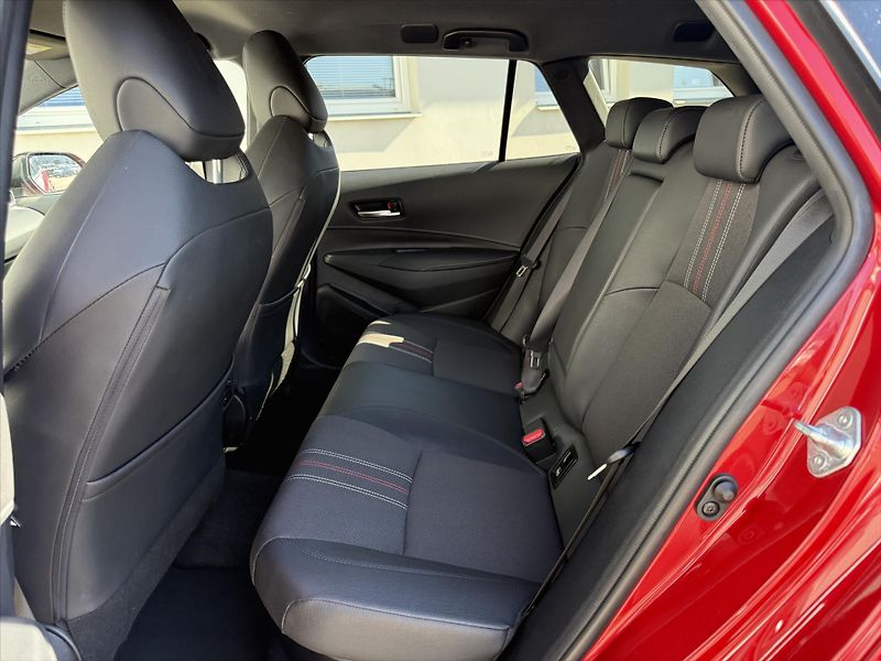 Toyota Corolla 1,8 GR sport - fotka 10 z 20