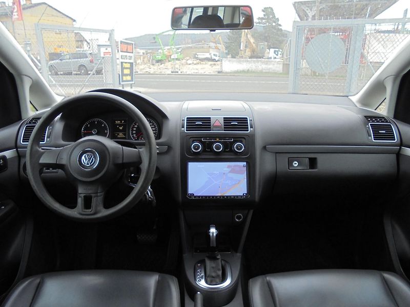 Volkswagen Touran (2011) 1.6TDI-77kw-7MÍST-DSG-KŮŽE - fotka 9 z 12