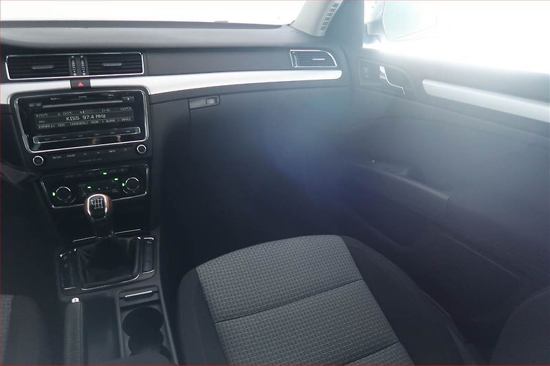 Škoda Superb (2010) 2.0 TDI, Xenony, Tempomat - fotka 8 z 16