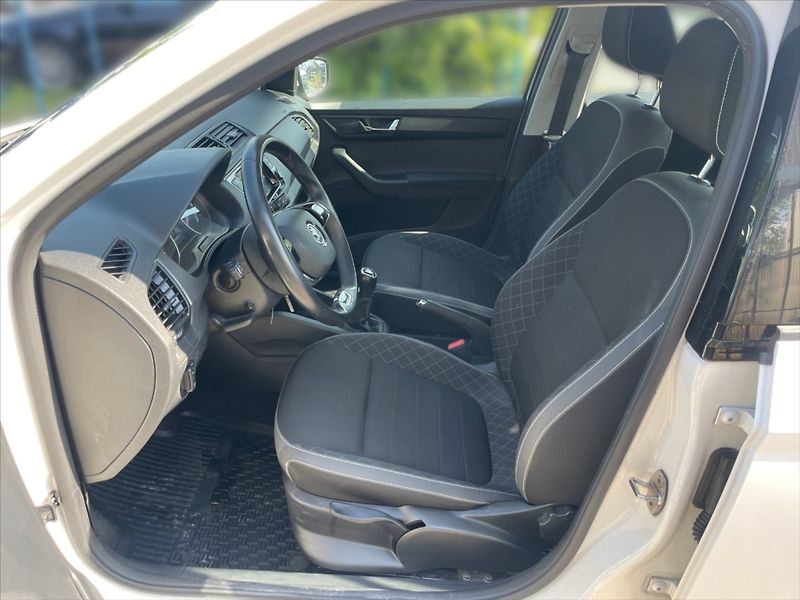 Škoda Fabia 1,0 TSI 70 Ambition - fotka 7 z 11