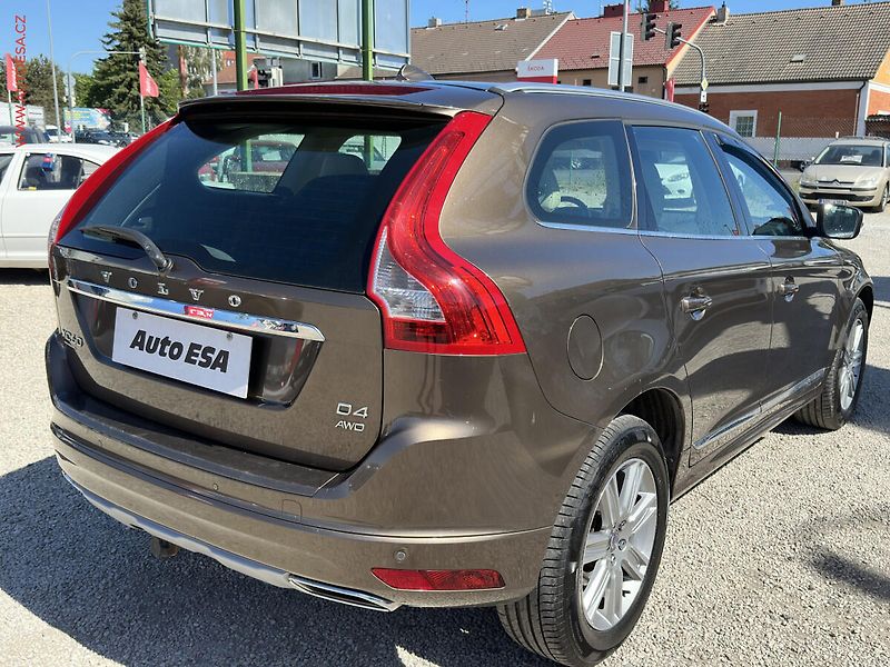 Volvo XC60 (2017) 2.4 D 4WD, 2.maj,ČR, AT, TZ - fotka 4 z 20
