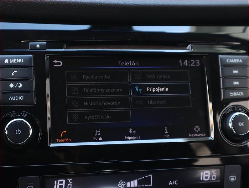 Nissan Qashqai (2022) 1.3 DIG-T, Serv.kniha - fotka 18 z 19
