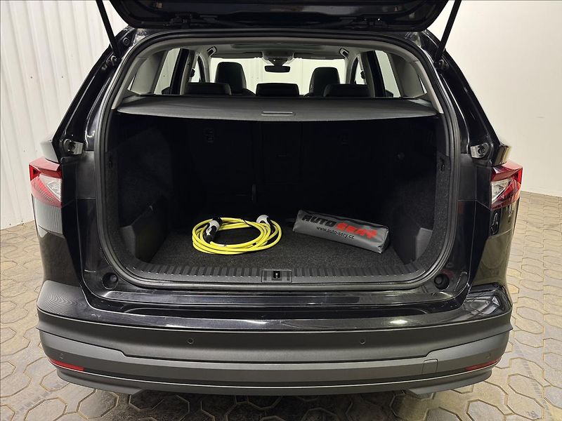 Škoda Enyaq 80 150kW LOFT PANO MATRIX LED - fotka 37 z 45
