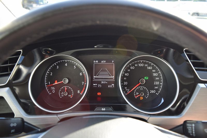Volkswagen Touran (2018) 1.4TSI 110kw CLBMT 7MÍST LED  - fotka 34 z 48