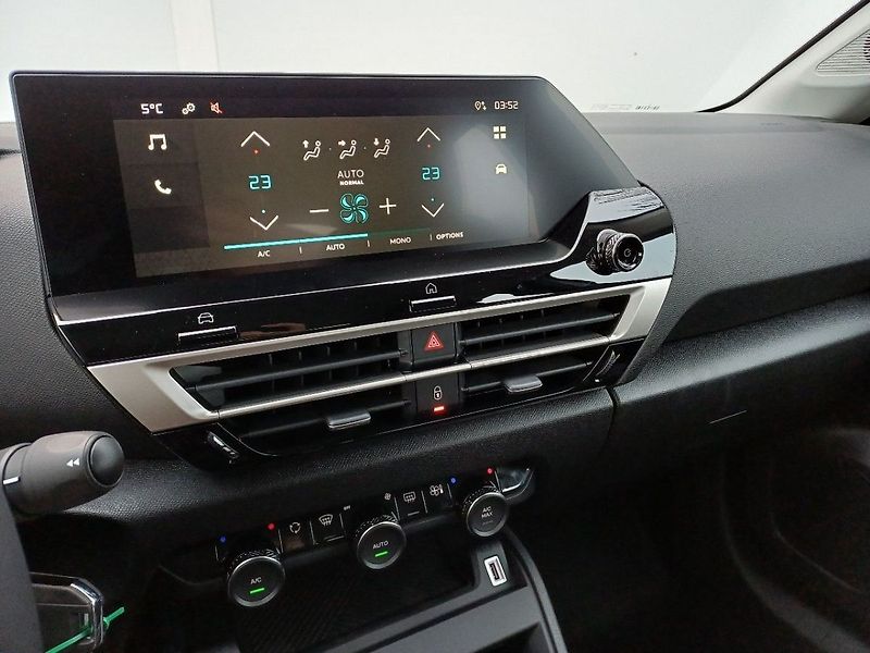 Citroën C4 YOU Hybrid 110k Automatic - fotka 11 z 35