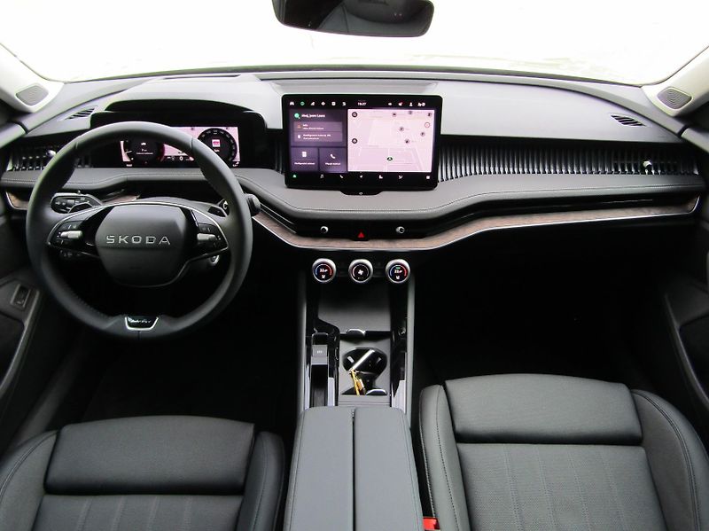 Škoda Superb (2026) L&K 2.0 TDI 110 kW DSG - fotka 15 z 30