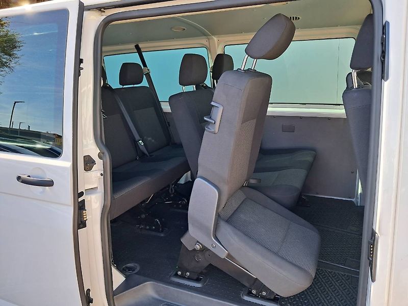 Volkswagen Transporter (2023) 6.1 Kombi 2.0 TDI TDI / 110 KW - fotka 18 z 22