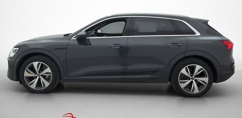 Audi Q8 e-tron 55 Quattro Kamera Tažné - fotka 6 z 36