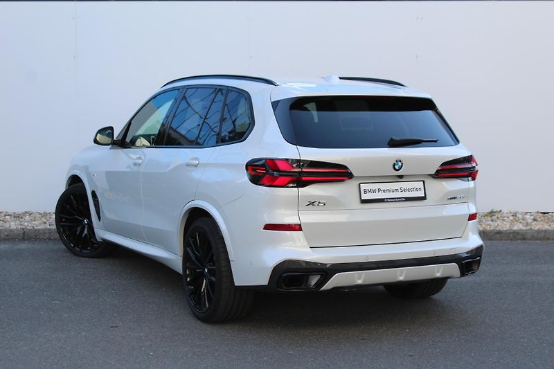 BMW X5 xDrive30d - fotka 8 z 23