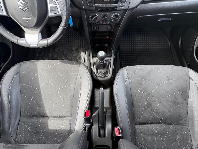 Suzuki Swift 1,2i 69kW - fotka 20 z 25