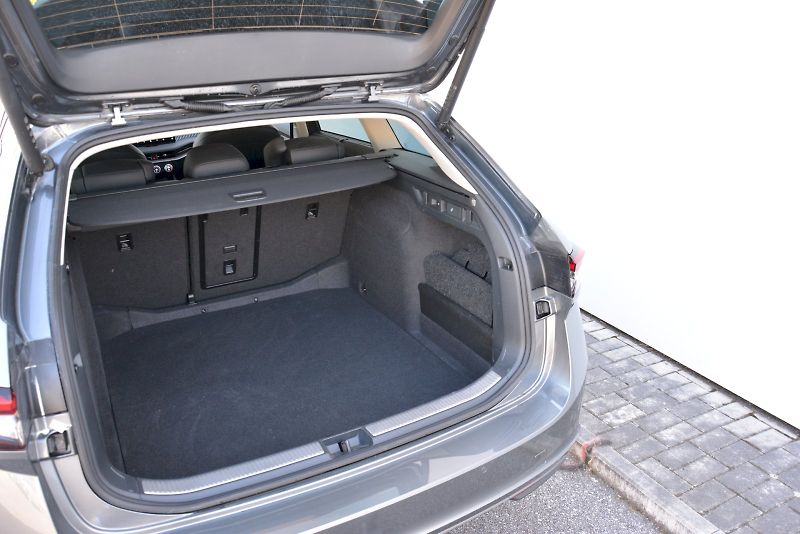 Škoda Superb (2024) Combi 2.0 TDI 110 kW L&K DSG 7 - fotka 13 z 31