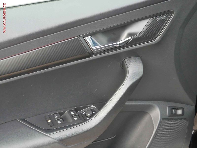 Škoda Karoq (2021) 1.5 TSI, SportLine. DSG, LED - fotka 18 z 21