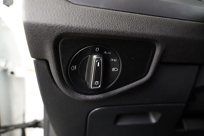Volkswagen Touran - fotka 8 z 34