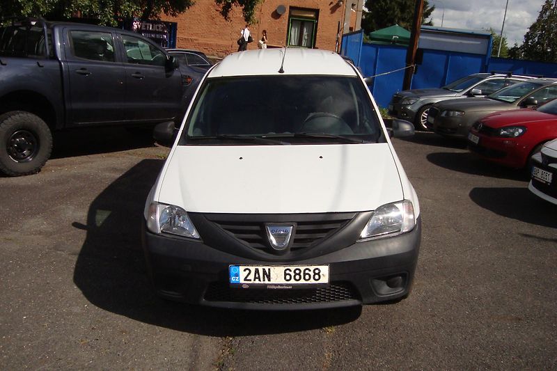 Dacia Logan (2011) 1.5 DCi, Nová STK + ME 8/2028 - fotka 2 z 39