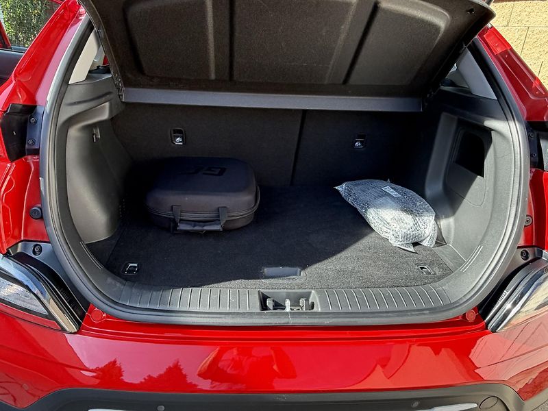 Hyundai Kona eletric-TOP STAV- záruka-40kWh - fotka 16 z 20