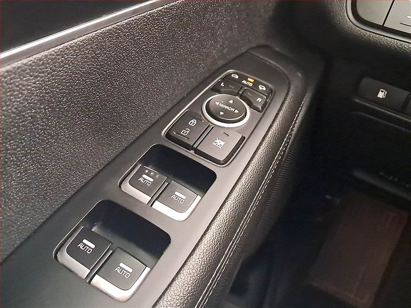 Kia Sorento (2016) Exclusive 2.2 CRDi, 4X4 - fotka 17 z 24