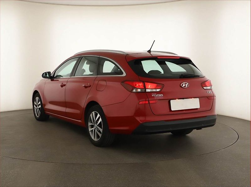 Hyundai i30 (2018) 1.4 T-GDI, ČR,1.maj - fotka 4 z 14