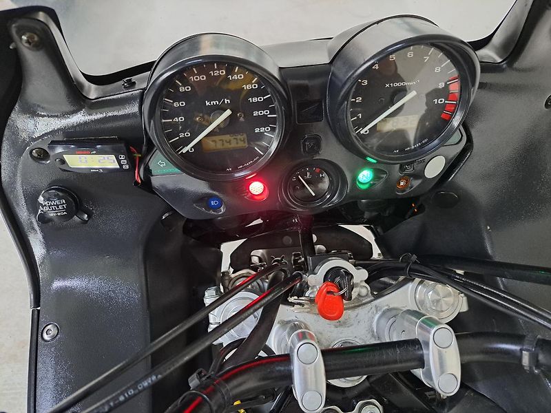 Honda XL 1000 V Varadero (2000) - fotka 14 z 17
