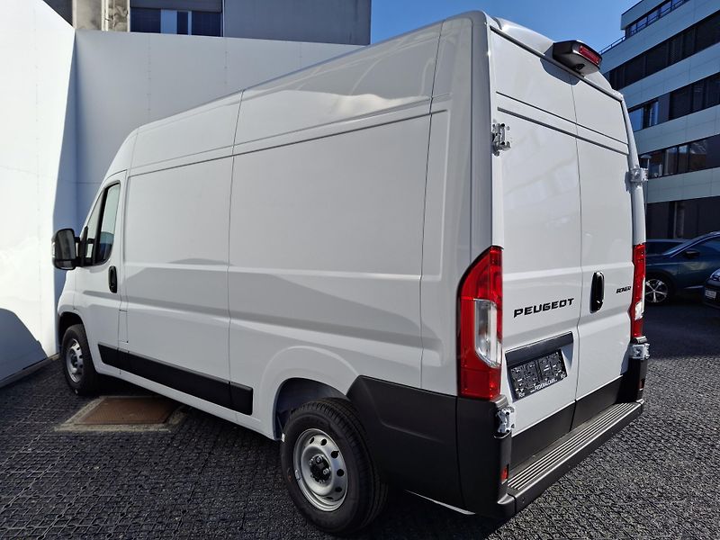 Peugeot Boxer (2026) Furgon 3300 L2H2 BlueHDi 120k  - fotka 3 z 29