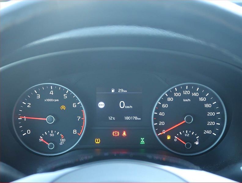 Kia Sportage (2019) 1.6 T-GDI, 4X4, Serv.kniha - fotka 11 z 15