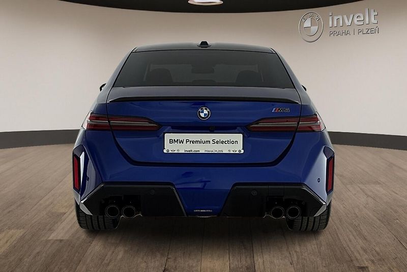 BMW M5 Sedan - fotka 4 z 24