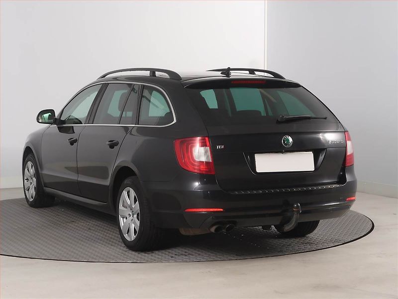 Škoda Superb (2013) Comfort 2.0 TDI, Automat - fotka 4 z 18