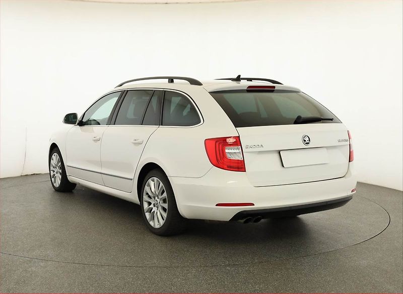 Škoda Superb (2014) 2.0 TDI, Serv.kniha, Navi - fotka 4 z 19