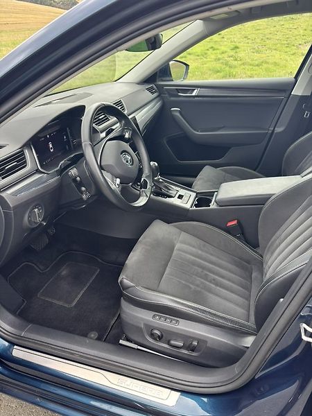 Škoda Superb (2023) - fotka 8 z 23