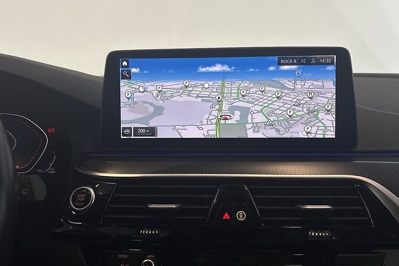 BMW Řada 5 520d xDrive - fotka 9 z 12