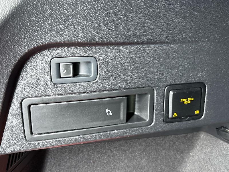 Volkswagen Tiguan R-Line 4MOT - fotka 30 z 30