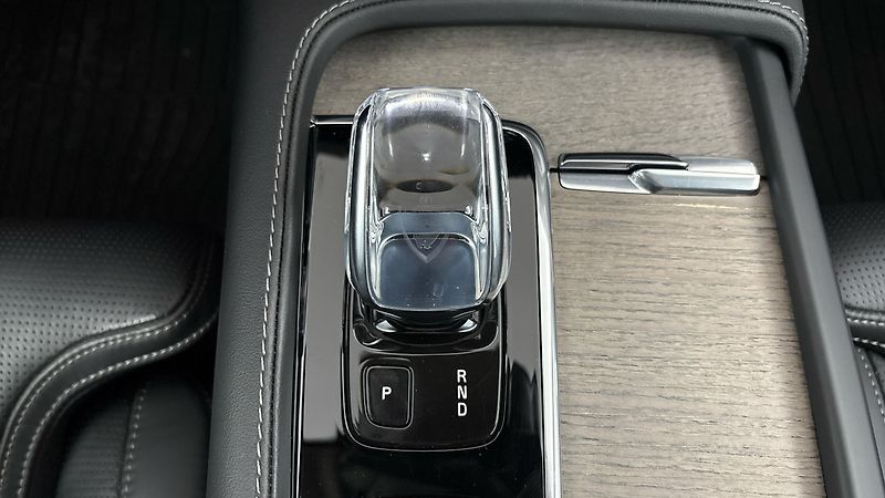 Volvo XC90 2.0 B5 AUT AWD Inscription - fotka 27 z 32