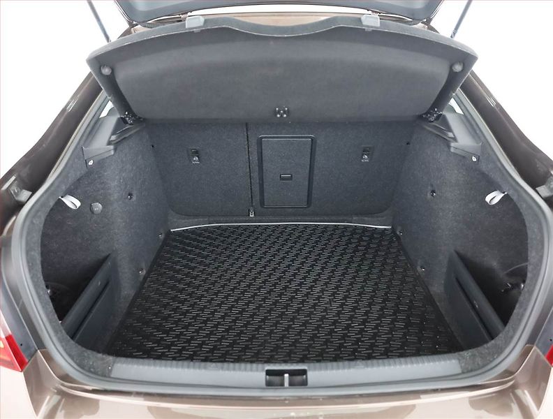 Škoda Octavia (2018) Style 1.4 TSI, ČR,1.maj - fotka 19 z 20