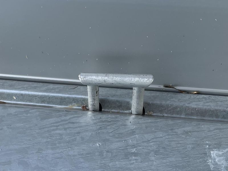 Debon (2025) PW 2.4, el. sklápěč 300x180x95 - fotka 27 z 27
