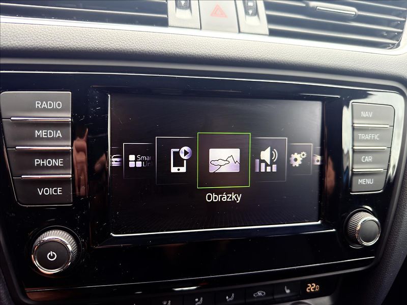 Škoda Octavia 2,0 TDi RS DSG - fotka 16 z 29