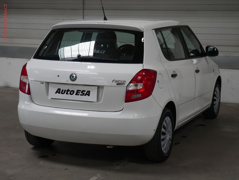 Škoda Fabia (2010) 1.2 TSI, ČR, AC - fotka 6 z 15